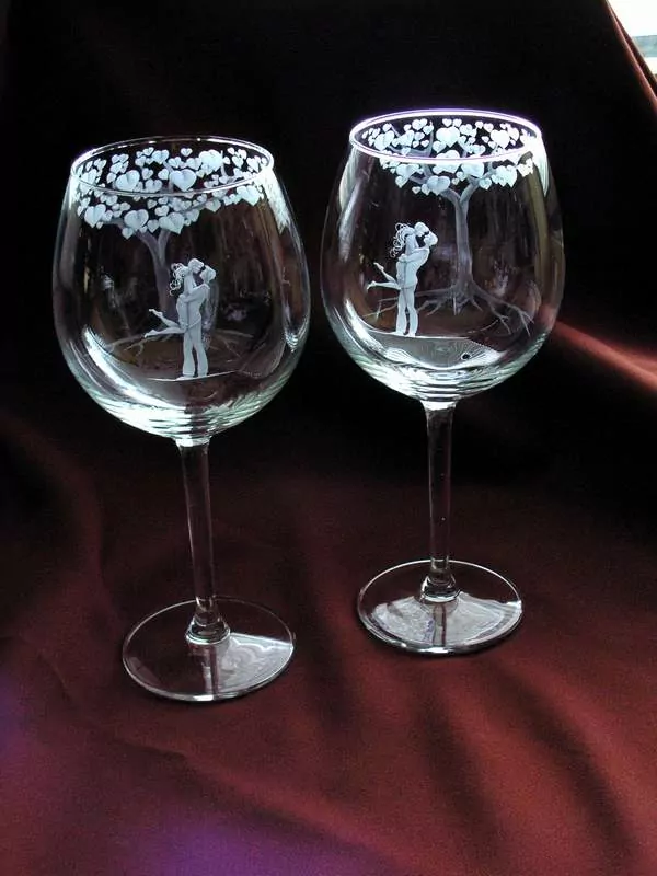 SVATEBNÍ VINNÉ SKLENIČKY 2ks 740ml, BALON, se VZ 591.j.m, včetně monogramu na stromě
