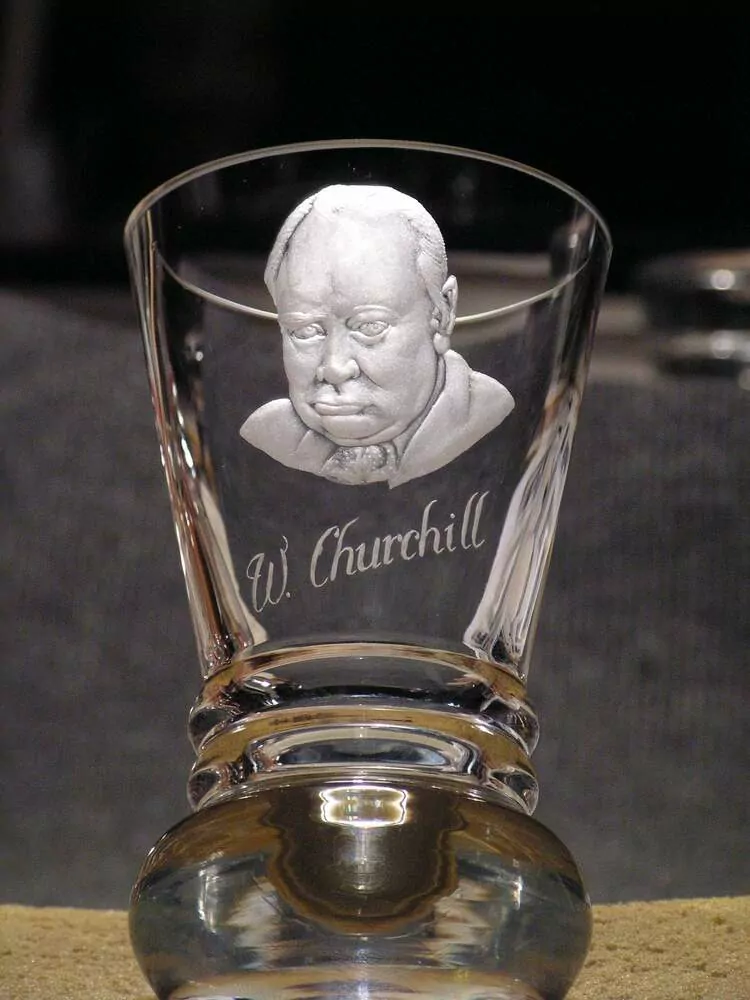 Logen glass DHf13, TAPIS 02, PORTRAIT, W.CHURCHILL, FREE MASONIC GLASS