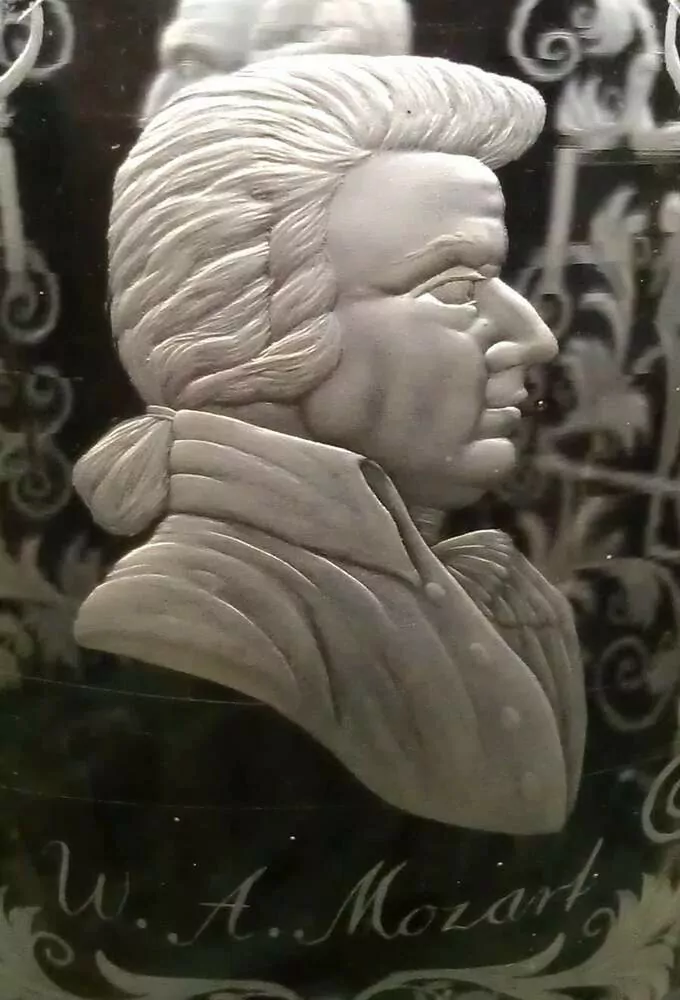 DEKOR Masonicglass-MGO.prtrt.0120.a.W.A.MOZART.txt