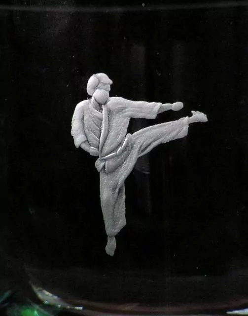 BOJOVÁ UMĚNÍ - KARATE 02
