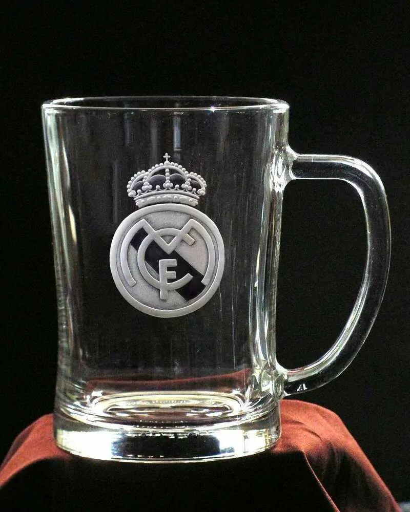 FOTBAL FC REAL MADRID. PŮLLITR IKD. DÁREK PRO FOTBALISTU