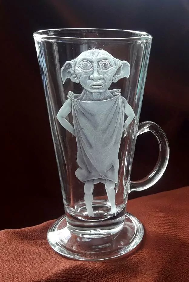 DOBBY 01.B SKLENIČKA NA LATTE, HARRY POTTER