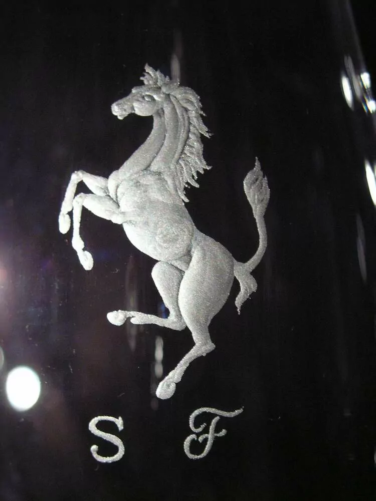 DEKOR LOGO FERRARI 02