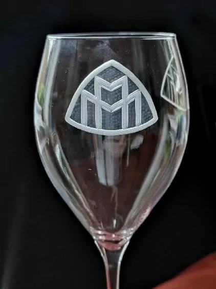DEKOR LOGO MERCEDES MAYBACH 02