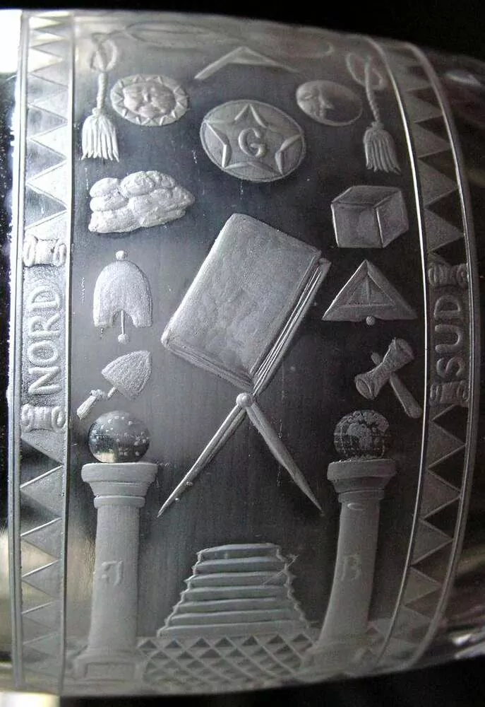 ZEDNÁŘSKÉ SYMBOLY MGO.orn.tpch.1115.c.vertical