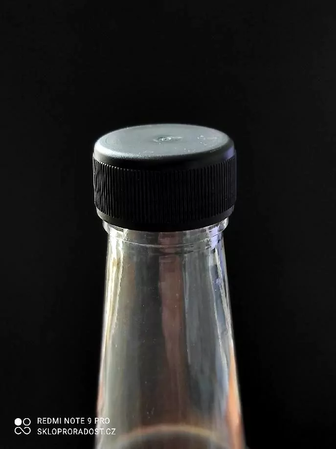 Lahev prázdná,plast. čer.zátka,1l