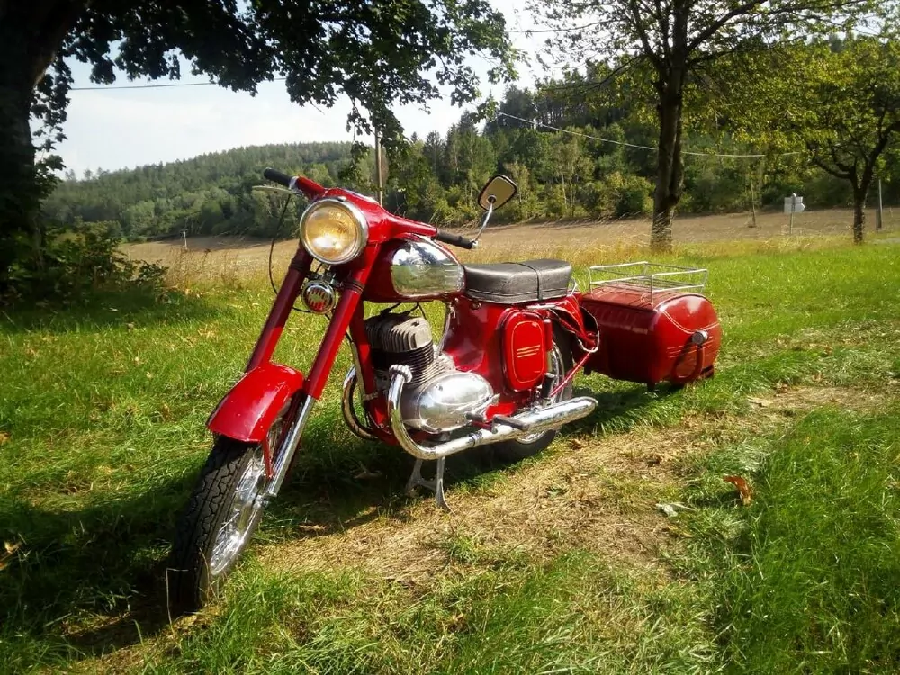 BROUŠENÝ PŮLLITR PROPRACOVANĚJŠÍ JAWA 350 S PÁVÍKEM.04