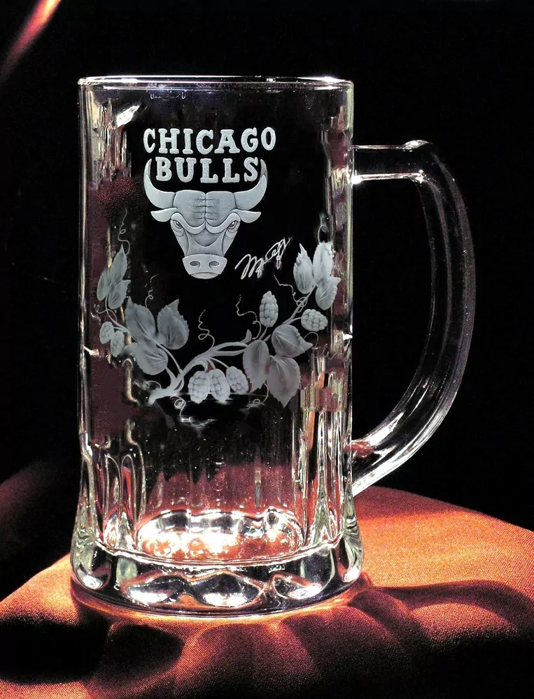 PŮLLITRU TUD S CHICAGO BULLS AUTOGRAM Michael Jordan