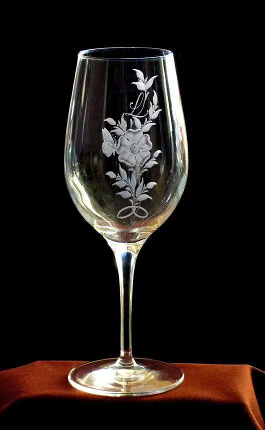 SKLENICE NA VÍNO -  BÍLÉ 385ml