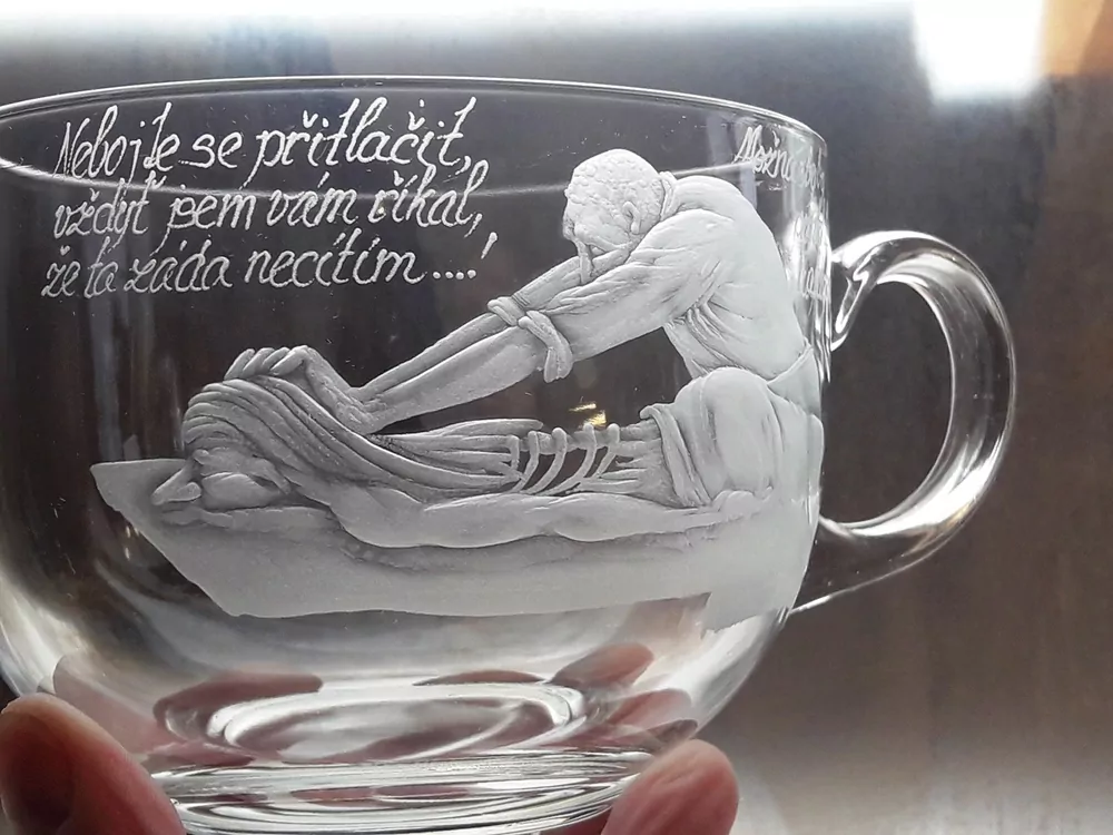 DÁREK PRO MASÉR HRNEK NA ČAJ JUMBO JEN PŘITLAČTE