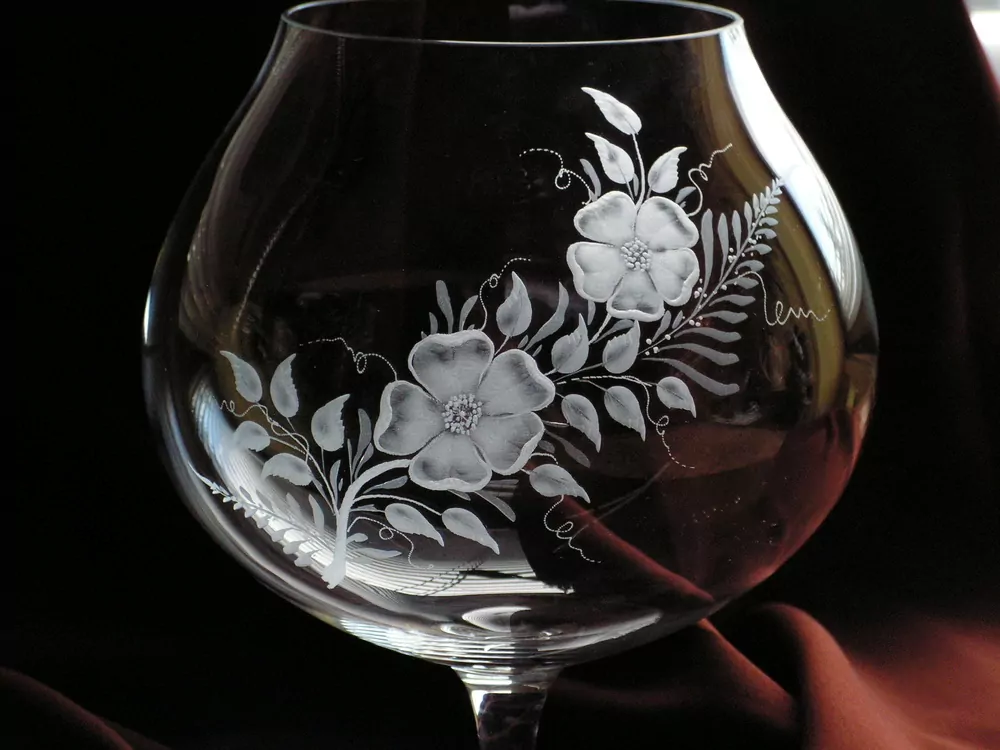 DEKOR šípková růže jeden stonek s monogramem