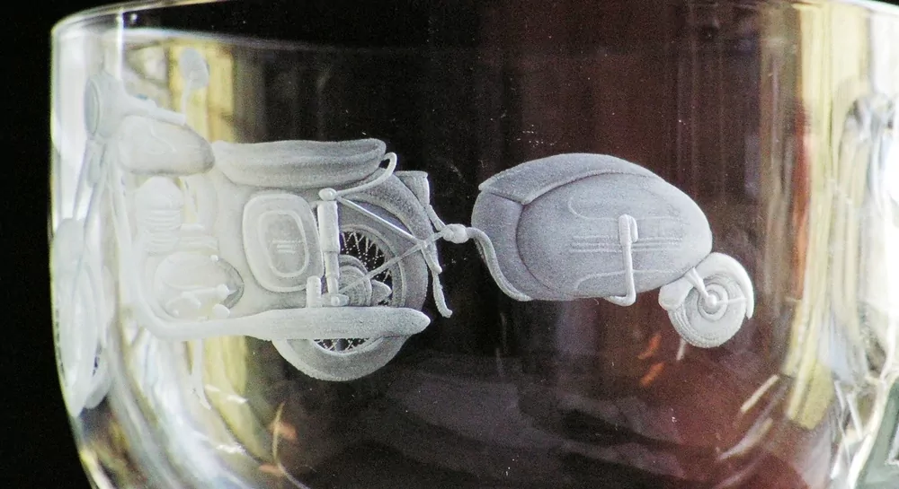 DEKOR JAWA 350 S PÁVÍKEM