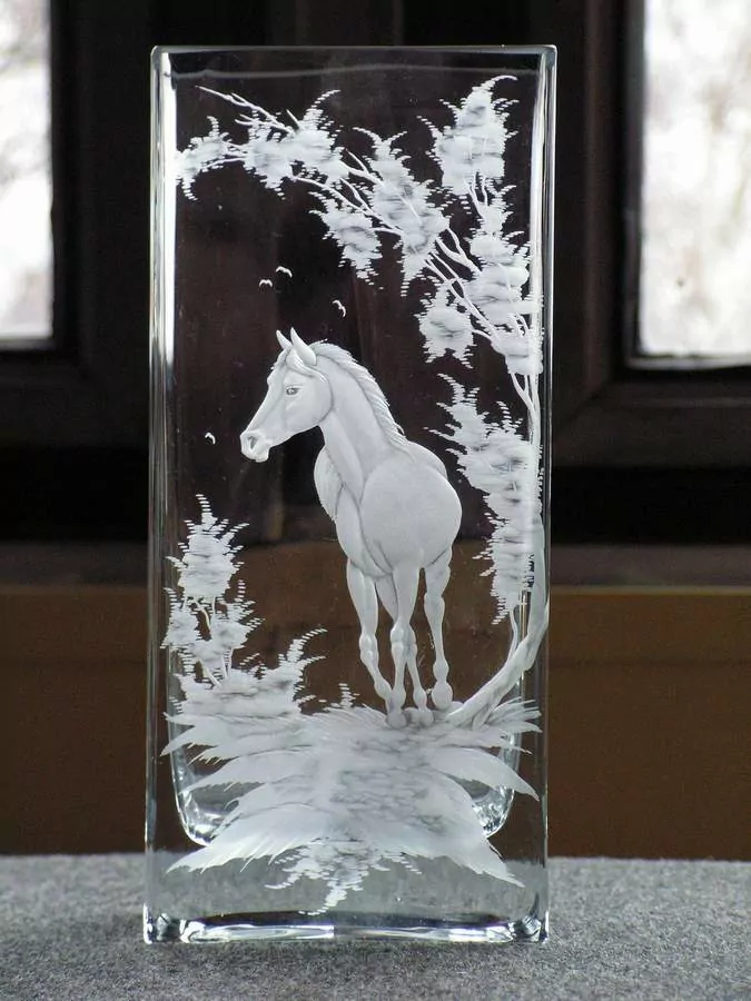 Broušený půllitr fl 01- Rytý kůň 01a-