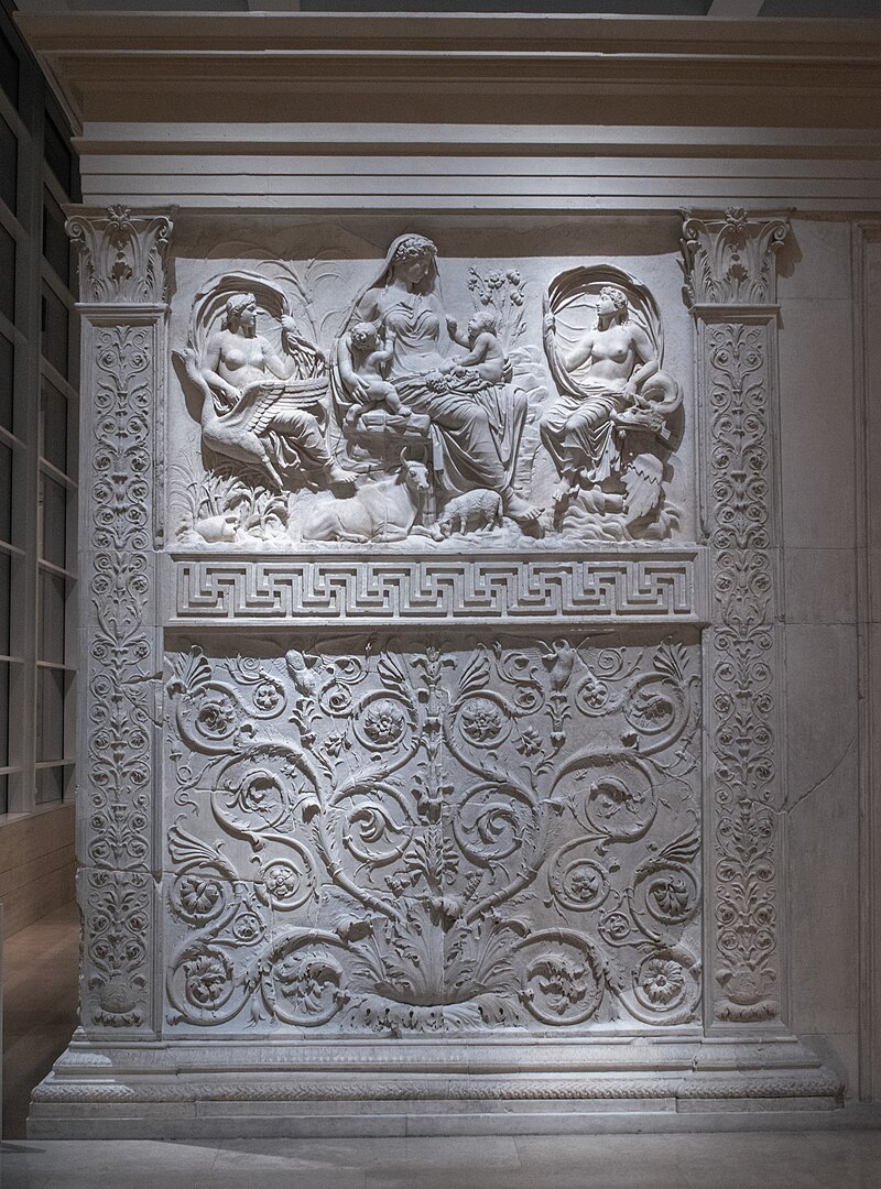 Ara Pacis Augustae ožívá ve skle – originální rytina inspirovaná Venuší z oltáře míru