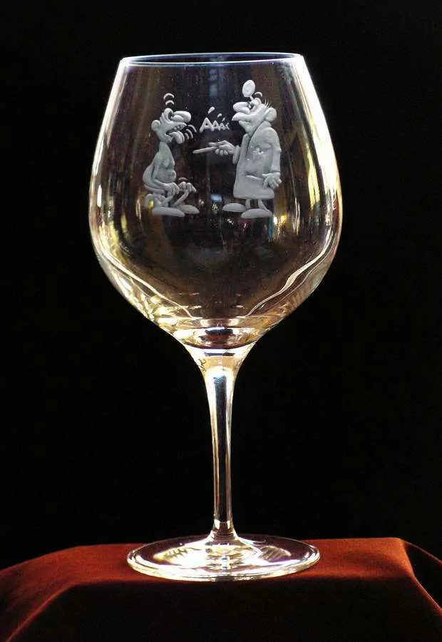 SKLENICE NA VÍNO - ČERVENÉ 740ml, BALON