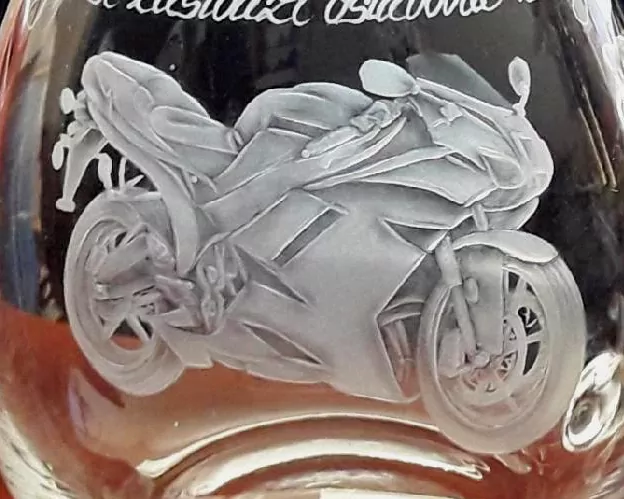KAWASAKI NINJA ZX GR NA PŮLLITRU ROB S CHMELEM DOWN