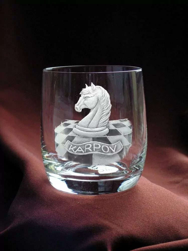 DEKOR ŠACHY, vz.01 kůň se jménem