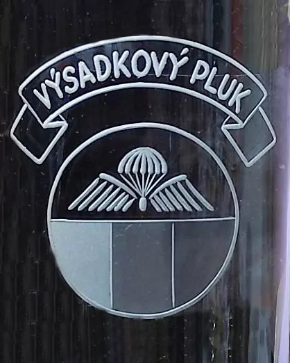 43. VÝSADKOVÝ PLUK ZNAK DEKOR