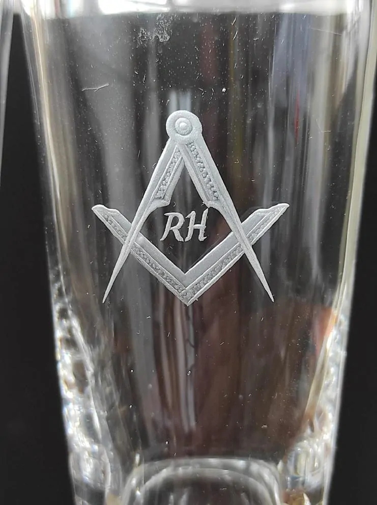 ZEDNÁŘSKÝ SYMBOL .0100. S MONOGRAMEM VZ 0102a
