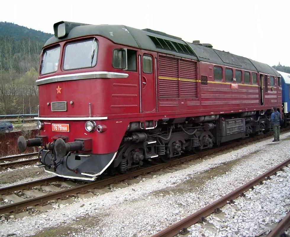 Sergej 781 dieselova lokomotiva na pullitru ikd 500 ml
