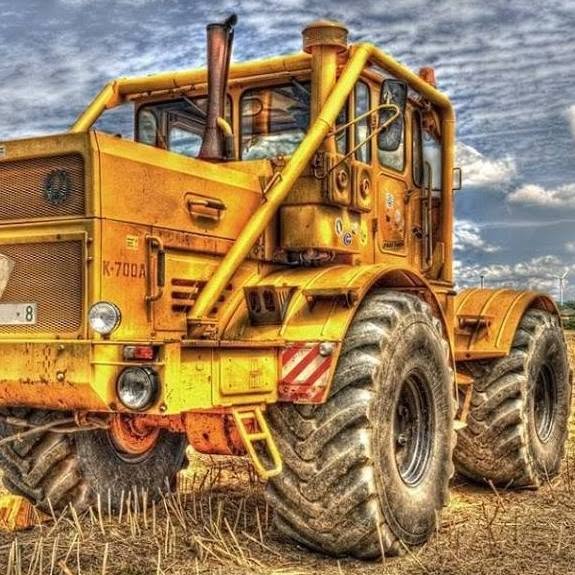 DEKOR TRAKTOR KIROVETS K700.701