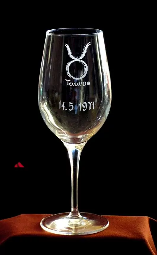 DEKOR BÝK SYMBOL 01 DATUM