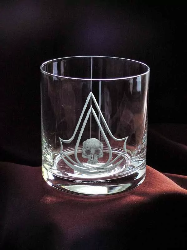 Assassin´s creed logo LEBKA NA PŮLLITRU IKD