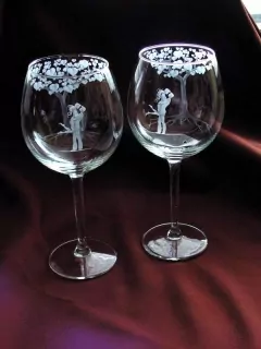 SVATEBNÍ VINNÉ SKLENIČKY 2ks 740ml, BALON, se VZ 591.j.m, včetně monogramu na stromě