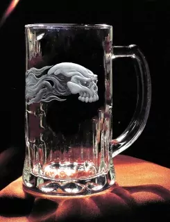 Rytý půllitr, ohnivá lebka 01,TUDOR