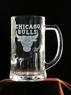 PŮLLITRU TUD S CHICAGO BULLS AUTOGRAM Michael Jordan