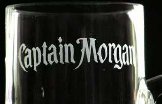 DEKOR TEXT CAPITAIN MORGAN a)