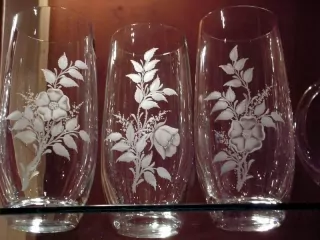 ŠÍPKOVÁ RŮŽE, 6ks SET KVÍTKŮ, sklenice na vodu,pivo, 490ml