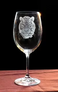 HLAVA TYGRA 01, sklenice na víno 450 ml
