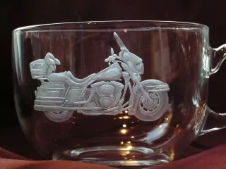 HRNEK na čaj JUMBO 0,5l s RYTÝM HARLEY DAVIDSON flhtc ELECTRA glide CLASSICA.01